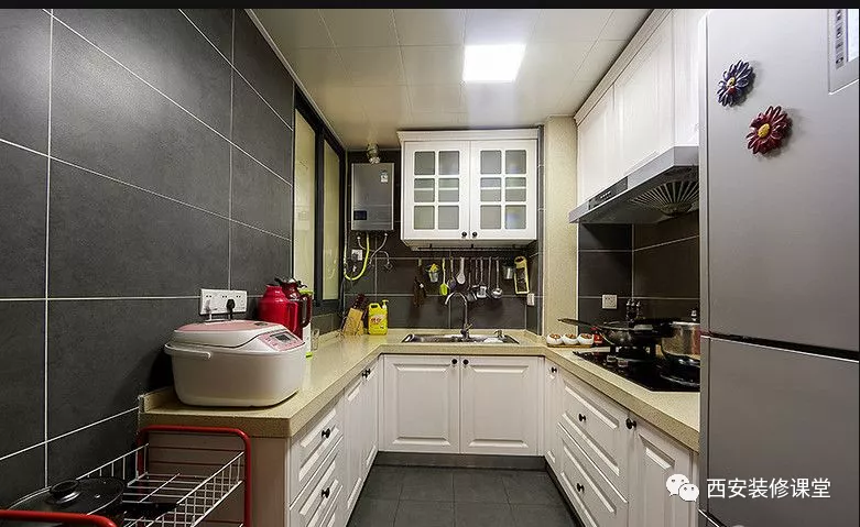 ##做不了正常U型橱柜，可以做窄柜收纳放电器