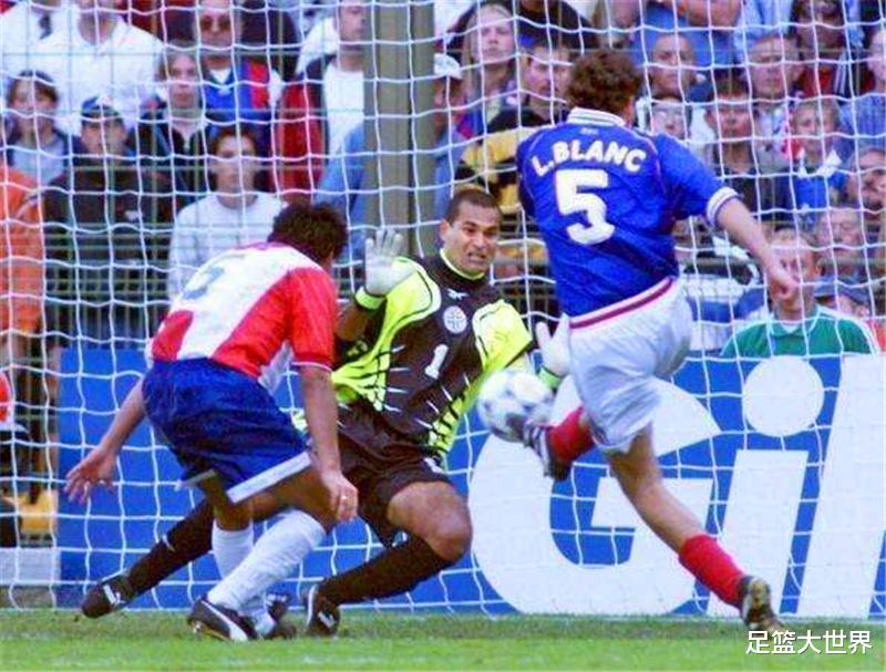 『世界杯』他入选过小虎队98世界杯球星卡,维埃里听说他加盟国米后怒摔电话