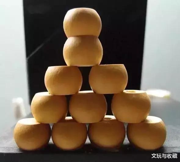 葫芦■文玩市场葫芦镶嵌紫檀的手串是这样做出来的，想不想DIY一个？