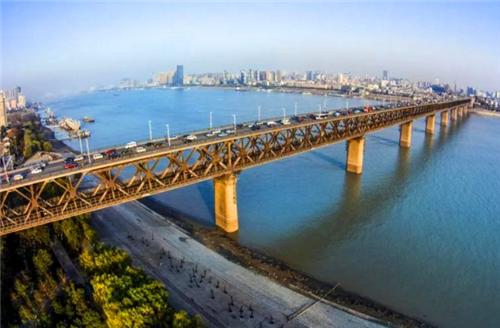 『陈友谅』武汉长江大桥下,安葬着一位农民帝王,却很少人知道,此人是谁?