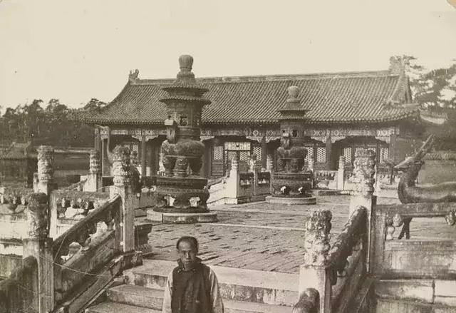 考古|河北考古队回忆录:进入光绪帝墓室时,军医掀开皇后棺盖,就忍不住恶心