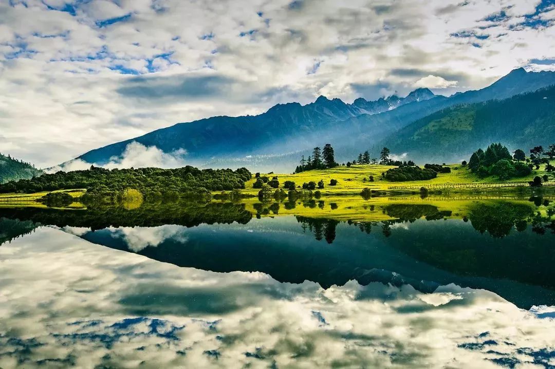 「新疆维吾尔自治区」从新疆出发,中国最长最美公路横空出世,一路顶级风光!