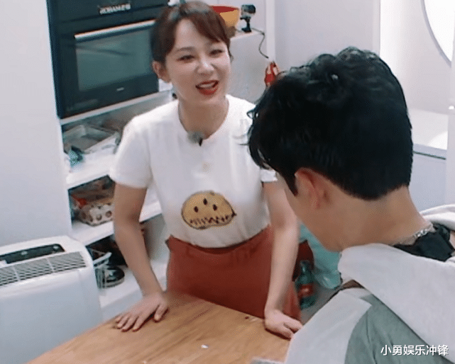 杨紫@杨紫面试《左耳》被苏有朋当场刷掉？听清本人回复，杨紫一脸无奈