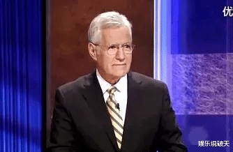 #里佐#《危险边缘》：亚历克斯·特里贝克以里佐一句歌词作为提问，演奏远非音乐，在我们听来仍然是音乐