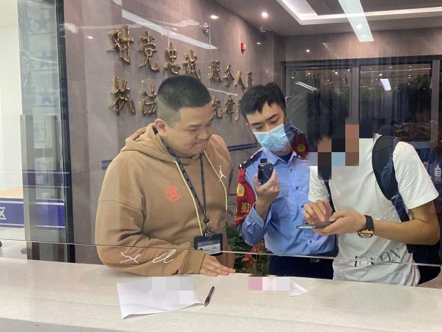 【杭州】男子来杭州东站转车，结果行李箱不见了！他急疯了：这箱子值300万啊