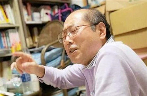 日本|70岁“薅羊毛”高手：手握900多家公司股票，却坚持白吃白喝35年
