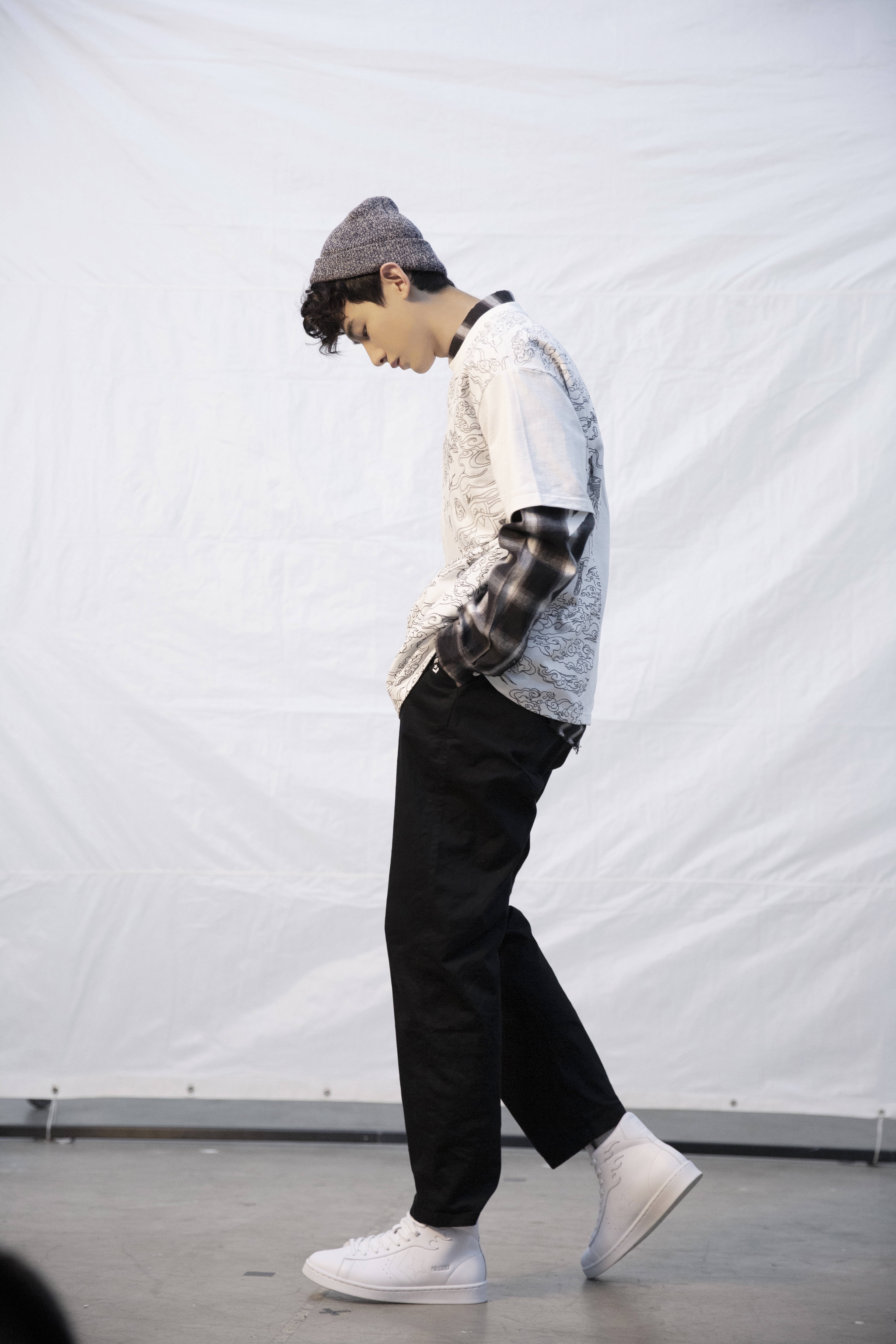 [白敬亭]白敬亭帅气登《九号摩登》，忧郁钢琴王子VS阳光邻家男孩，哪个造型更撩你？