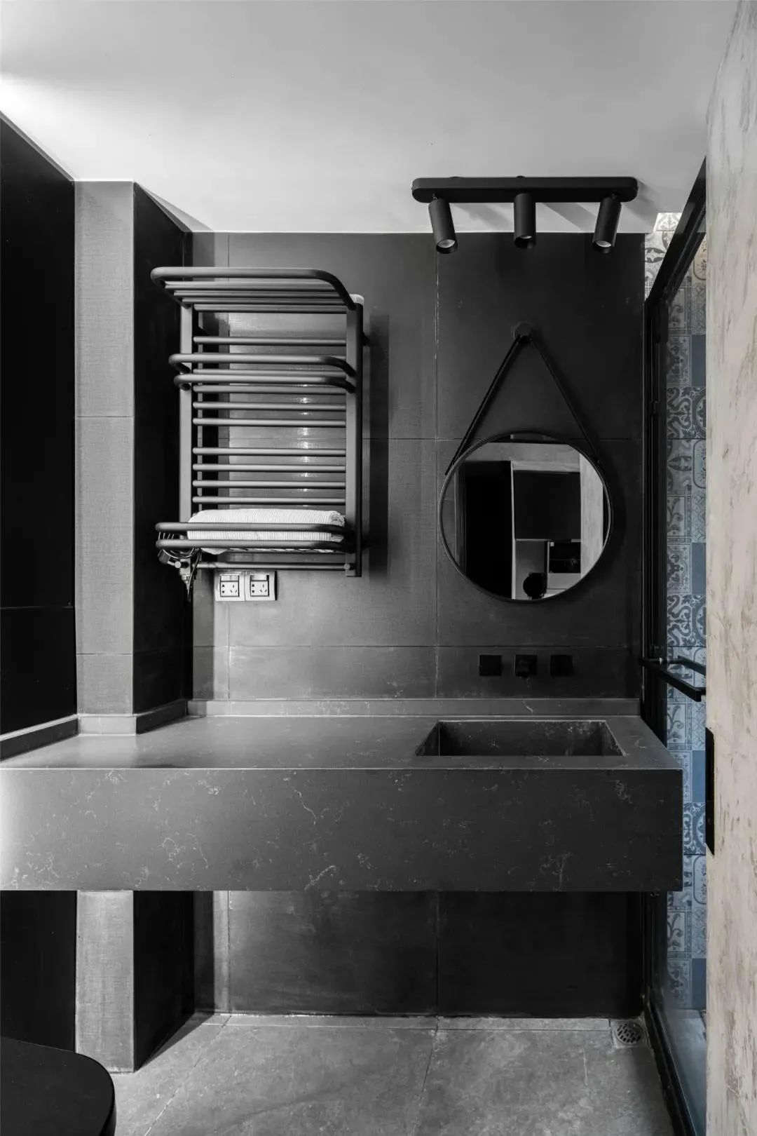 |41㎡狭长型单身公寓，现代风装修，简约却很有设计感！