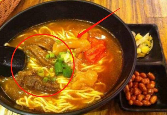 面条|刘涛的面馆生意火爆,吃一碗“羊肉面”88元,端上来后:不吃了!