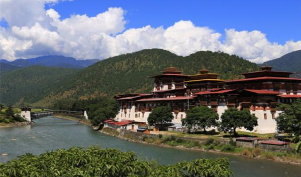【不丹】亚洲唯一没跟中国建交国家：首都距中国仅45公里，最快乐国家之一