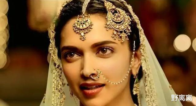 『印度』印度最美王妃：带着8个孩子嫁给王子，因太败家最后被离婚