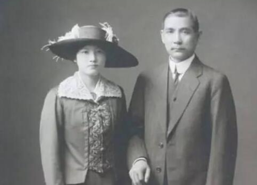 宋庆龄|宋庆龄珍贵老照片：容颜叫人惊艳，美的像整了容的大明星！