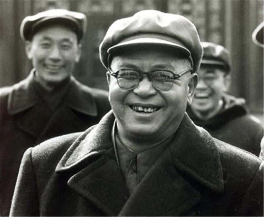 清华大学：他数学考了零分, 其它科目科科满分, 北大直接拒收, 清华说: 我收