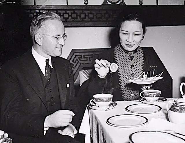宋美龄|宋美龄真实相貌如何?蒋介石内侍揭秘第一夫人素颜的样子