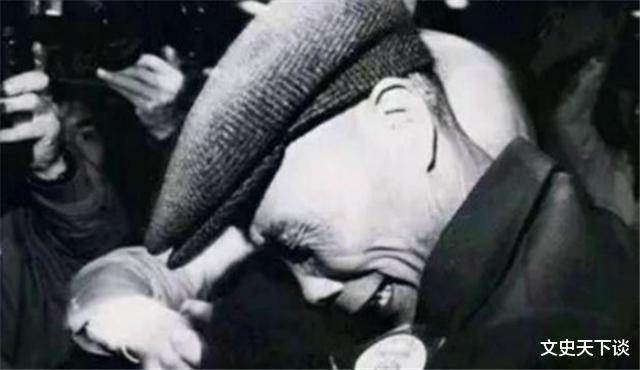 文史天下谈|15岁少年瞒着母亲参军，一别71年后母子相见，母亲106岁等儿归