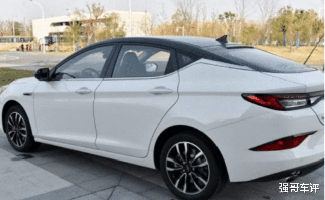 思域■车身近4.8米，溜背造型+四轮独悬，关键5万多起，要啥思域