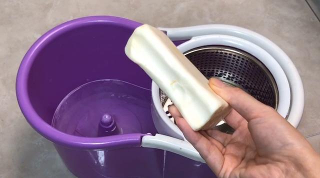 @天天拖地还是脏?教你一招,30天不用拖地,地面持久光亮不落灰