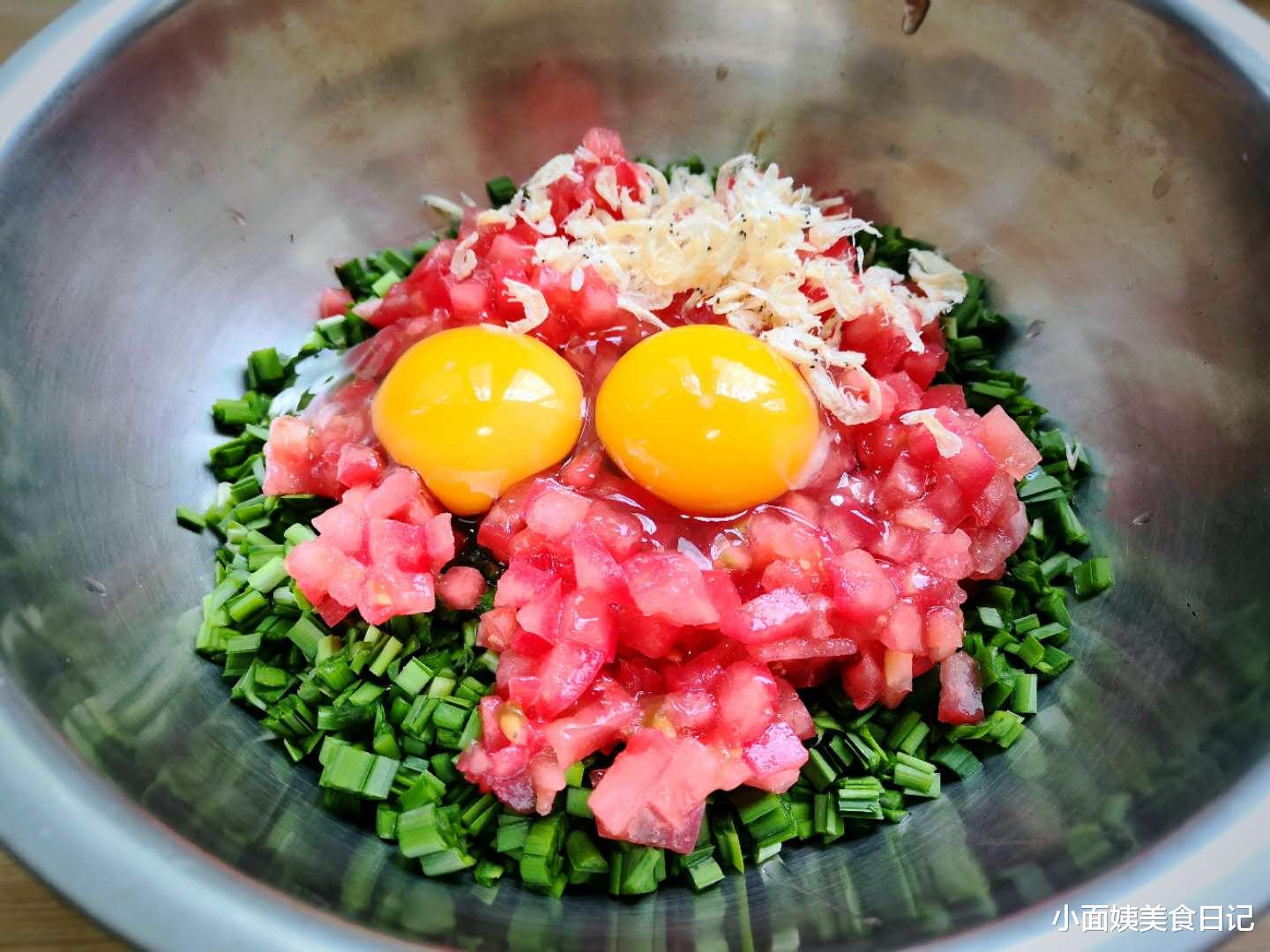 西红柿@最近西红柿加韭菜火了，很多人都没吃过，上锅一蒸，比吃肉还过瘾