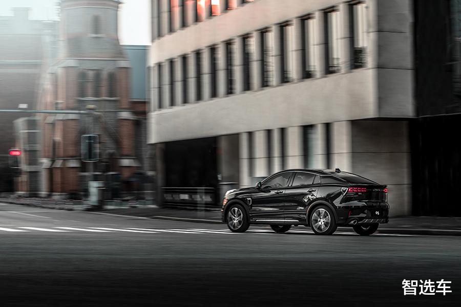 「地下城与勇士」17.58万起，零百加速6.7秒，标配2.0T+8AT，领克05怎么选更值？