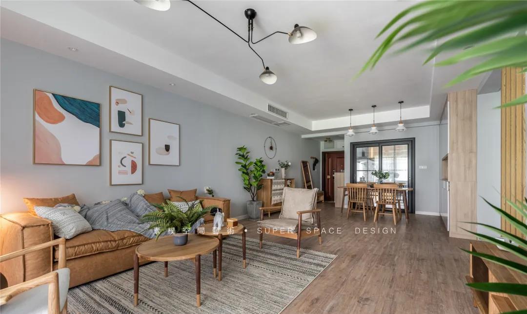 |她家120平的房子光一个客厅就把我迷住,全屋温馨有品,太漂亮了