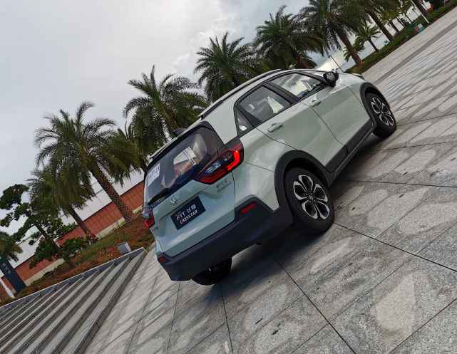 本田飞度|乱世出枭雄，为什么说很多车都扛不住飞度GR9的无情击打