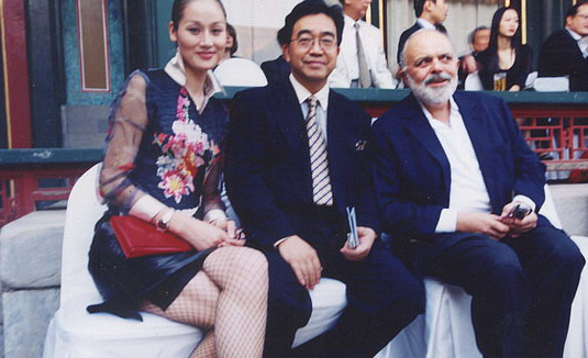『姜文』电影被迫重拍，导演活活累死，重拍两年前姜文带周韵大闹剧组辞演