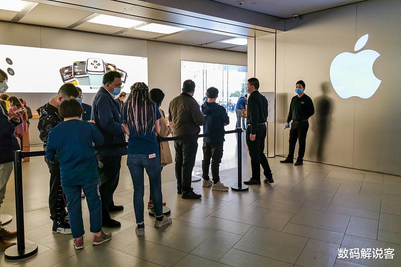 「苹果」iPhone SE2发布后翻车，差评高达5%，这些“缺点”望周知