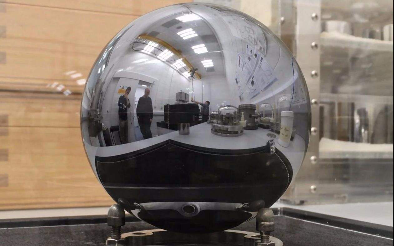 染色体|如果把绝对圆的球体放在绝对平的平面上，那接触面是不是无限小？