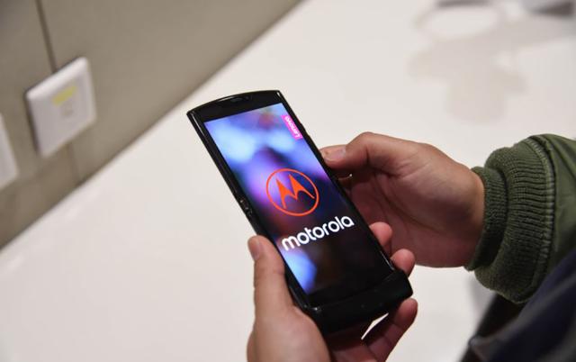 linkedin|中兴好惨,第二季度美国智能手机销量大跌,iPhone SE再立功?