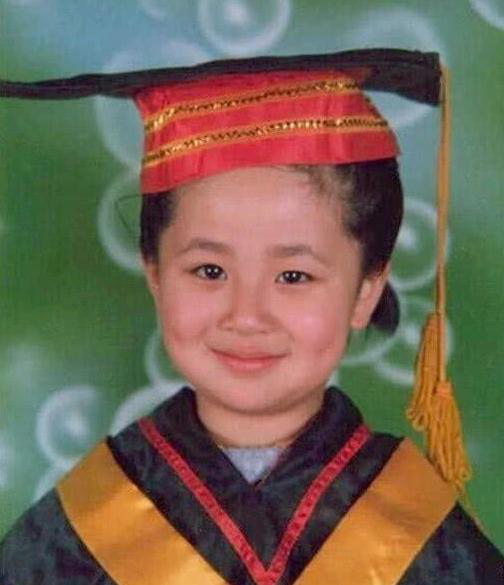 杨紫|女星小时候照片：杨幂的忍了，林允的也忍了，杨紫的就忍无可忍了