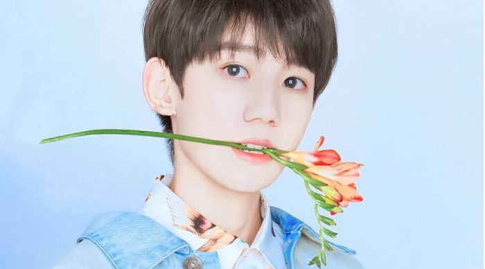 冯提莫|李艺彤全开麦上热搜，又狠狠地甩了华语乐坛一巴掌