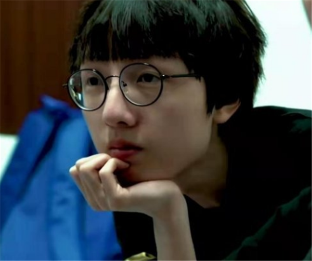 『打野』mlxg、卡萨双双承认：打野很特殊甚至不用排位，香锅说得更不留情