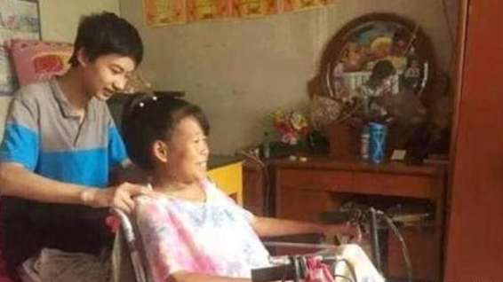 清华大学|2年前,高考744分的状元考上清华,却要靠捡垃圾凑学费,如今怎样