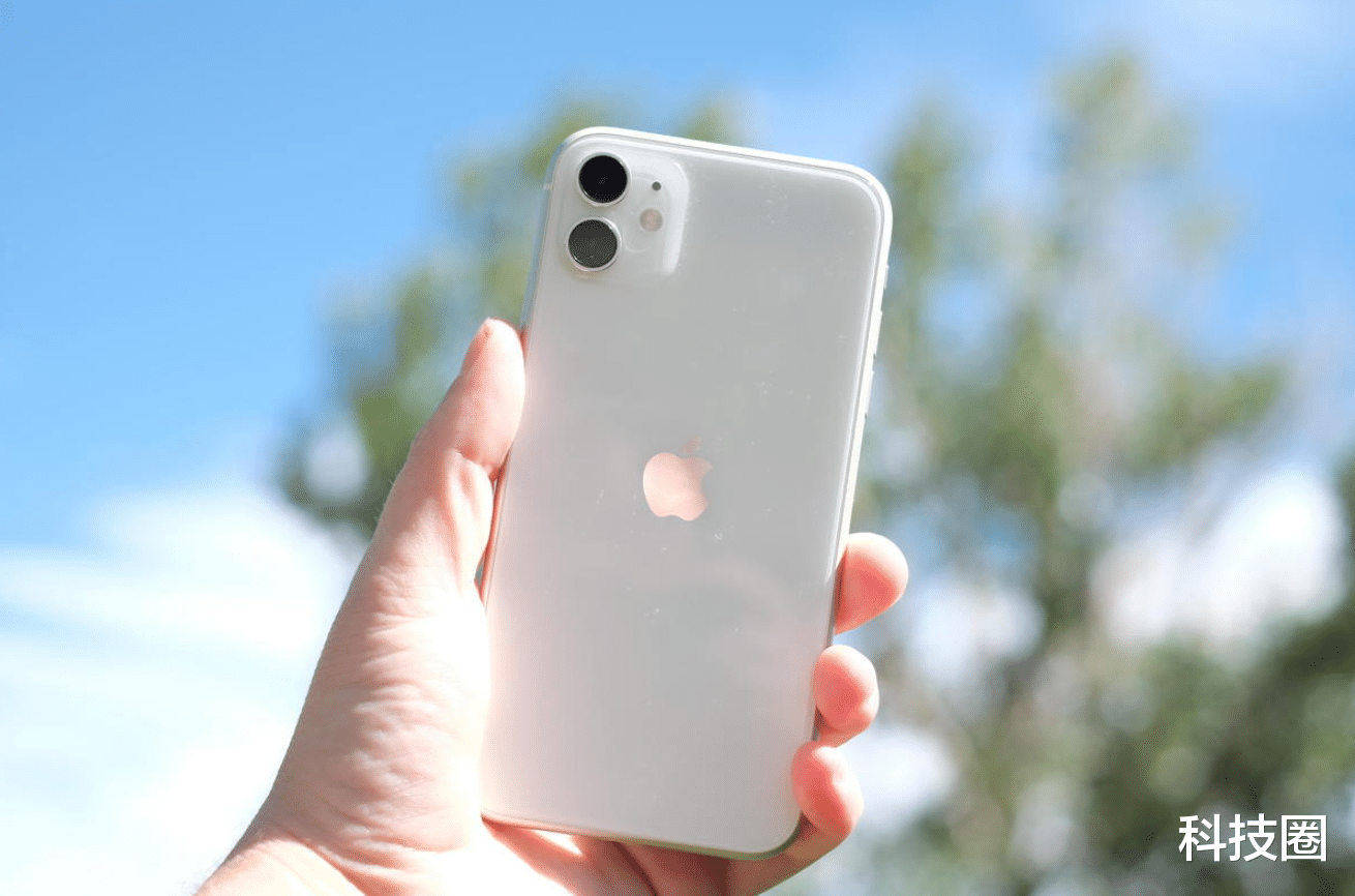 苹果@为了华为不买苹果？苹果降价后再次真香5小时创记录卖爆了