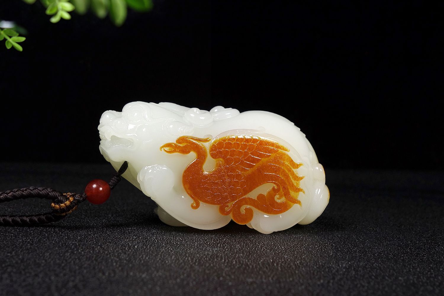 『』和田玉的玉皮是怎样形成的？玉皮又有哪些分类呢？