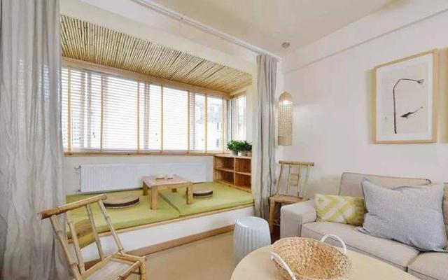 榻榻米|老公私自把阳台改成卧室,邻居来参观吓坏了,物业:立马拆掉