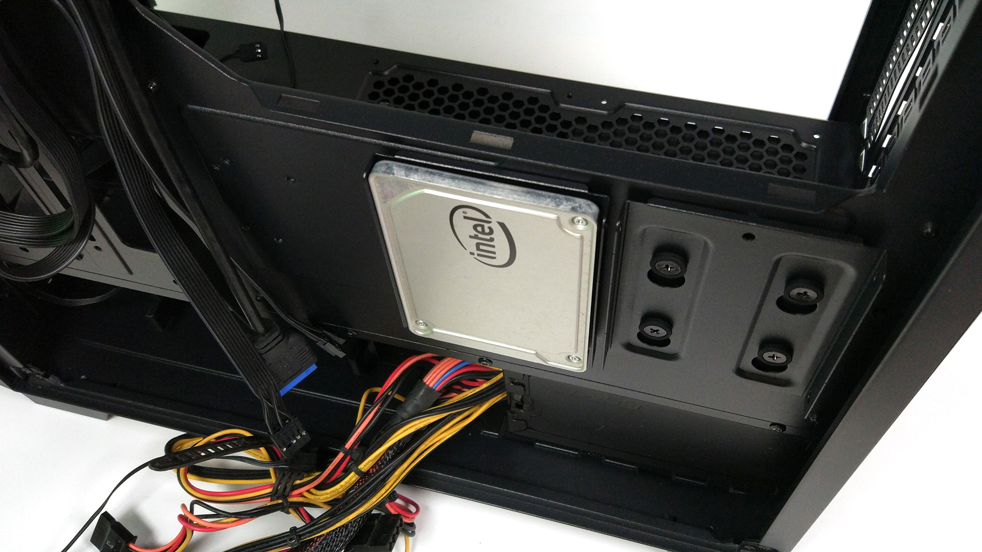 机箱|骨伽影武者X5中塔机箱：简约质朴容量大，可支持7+2拓展