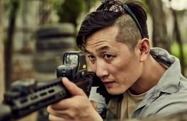 雇佣军|在中国当兵5年，退役后去法国当“雇佣军”的80后小伙，现状如何