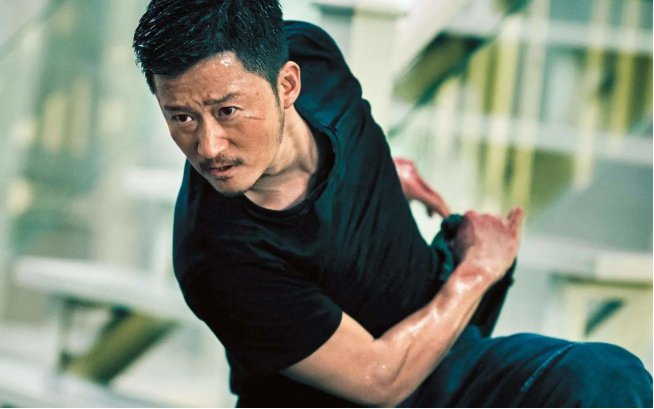 吴京|吴京为儿子要签名，胡歌一句话回绝，回复让大家笑一年