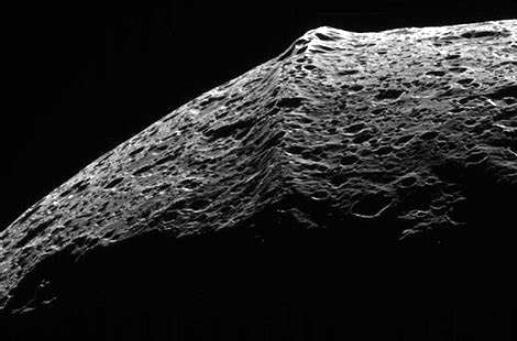 山魈|长着“阴阳脸”，还有“人工焊接”的痕迹，土卫八真是外星飞船？