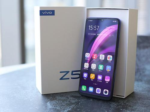 「CPU」如果想换个手机，选哪个牌子？信号好、内存大而且价格在1000-2000元？