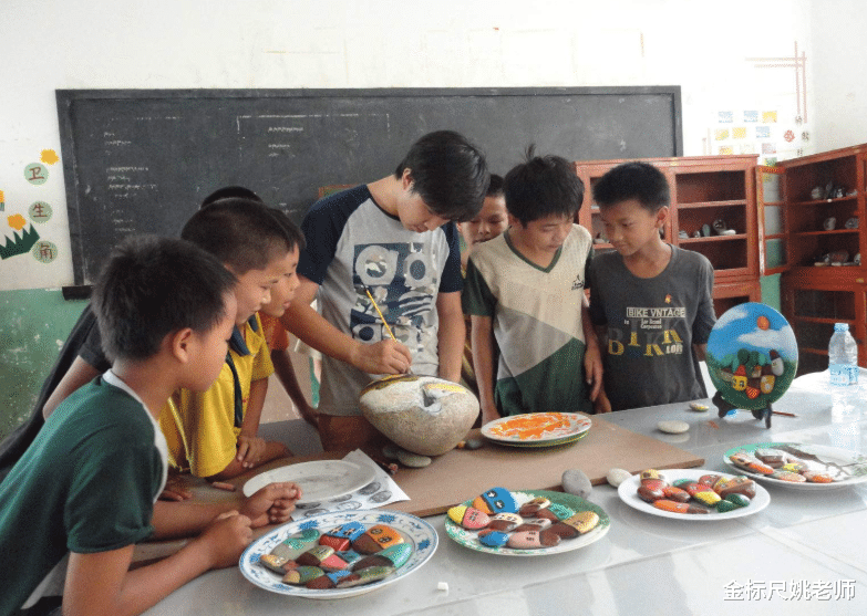 【乡村教师】教师工资改革正在进行,好多老师却站出来反对,还有哪里不满意?