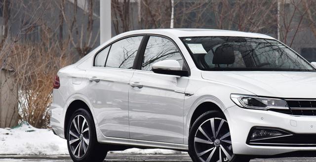 「大众宝来」大众终于出大招,宝来从11万降到7.5万,还看啥国产车?