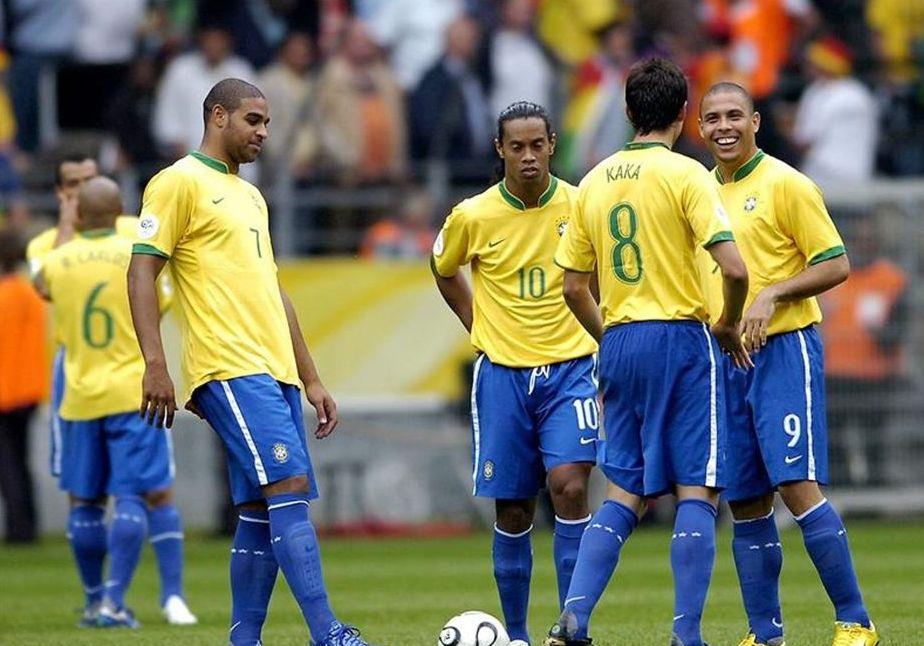 「巴西队」神仙打架！拥有四大天王的巴西，为何在世界杯输给齐达内的法国？