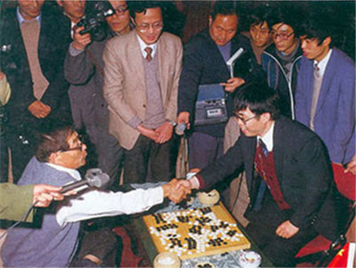 日本队|中日第一届围棋擂台赛：日本“超九”高手连胜6人，却败于我国九段