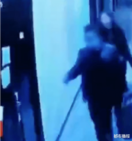 都市播报 女教师补课期间出轨学生家长