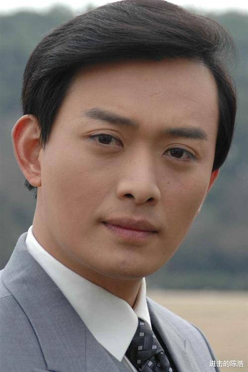 黄海冰|47岁黄海冰成配角，从\万人迷\变\无人提\ 网友：全是\自作自受\