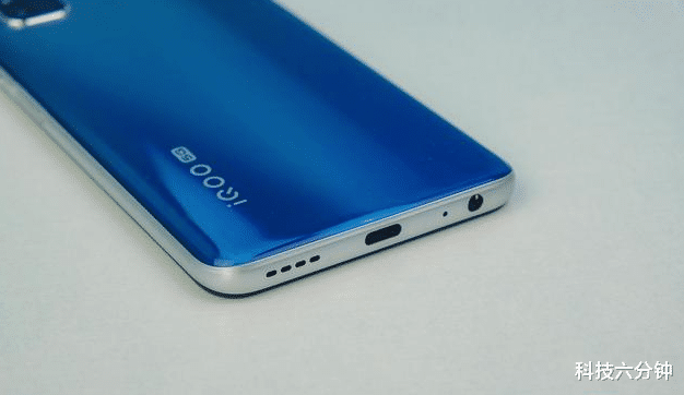 「iqoo」心动价2198元，144HZ+4500毫安+跑分53万，这才是真香5G中端机