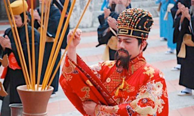 「琉球」琉球王室后代现在在哪里呢？他们为何不恢复祖国了呢？