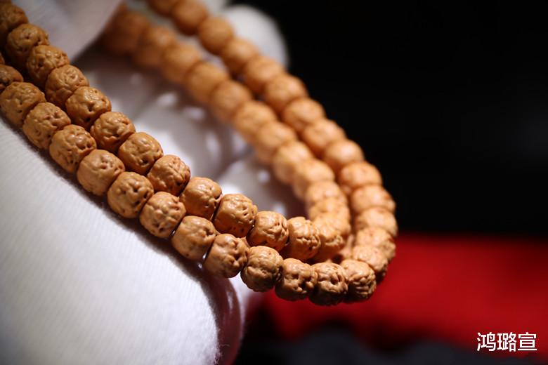 文玩|文玩手串到底是“素串”好还是“搭配”棒？了解这3点后豁然开朗